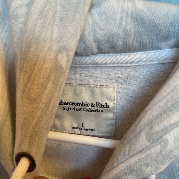 Abercrombie and Fitch Sweatshirt - Picture 2 of 3
